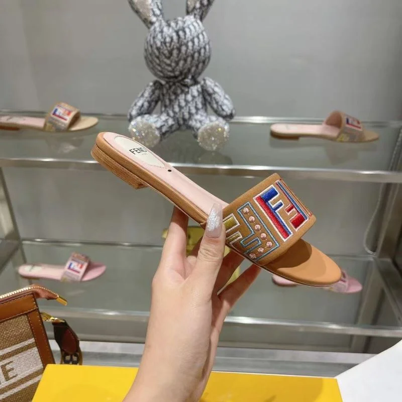 Fendi Slippers Casual 23373
