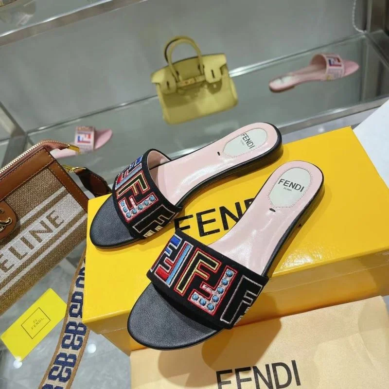 Youthful Fendi Slippers 23379
