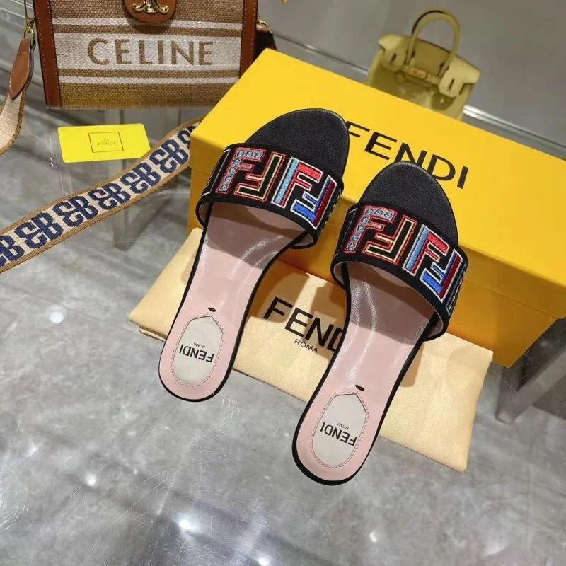 Youthful Fendi Slippers 23379