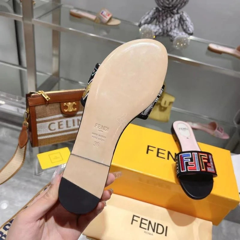 Youthful Fendi Slippers 23379