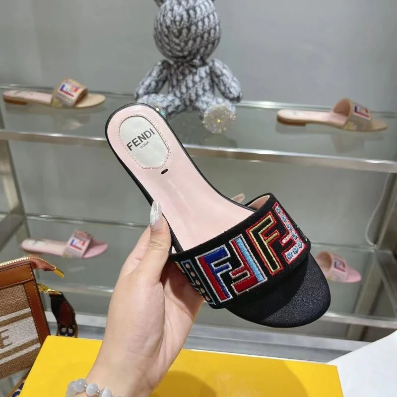 Youthful Fendi Slippers 23379