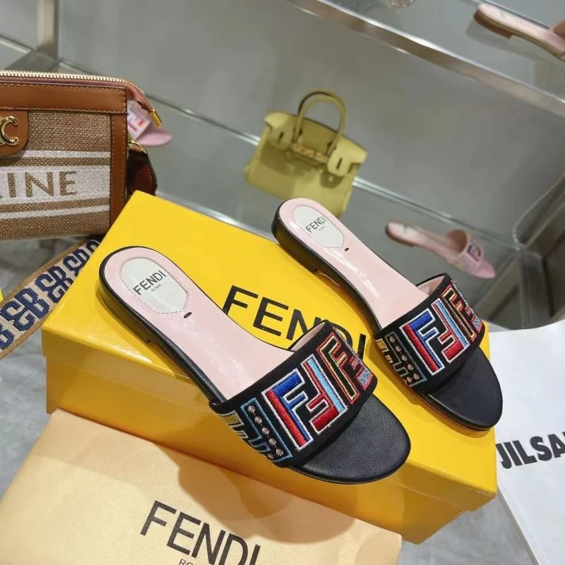 Youthful Fendi Slippers 23379