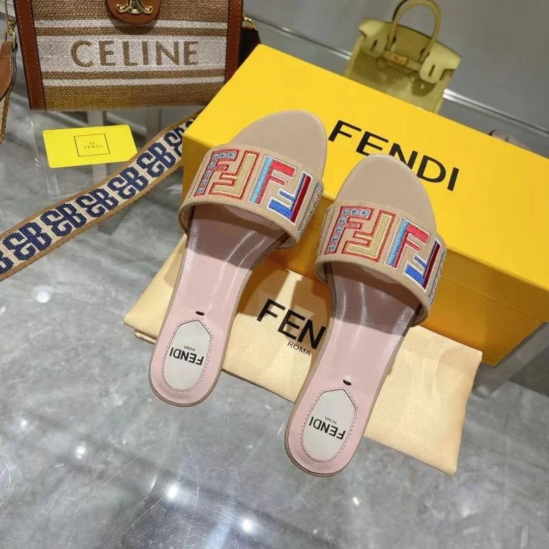 Fendi Slippers UrbanChic 23366