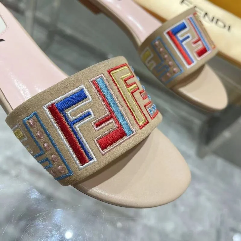 Fendi Slippers UrbanChic 23366