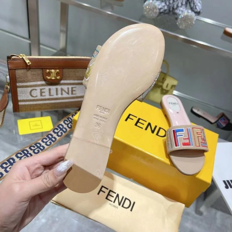 Fendi Slippers UrbanChic 23366