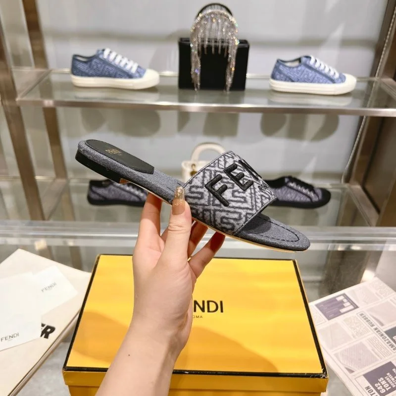 Fendi Slippers Refined 23370