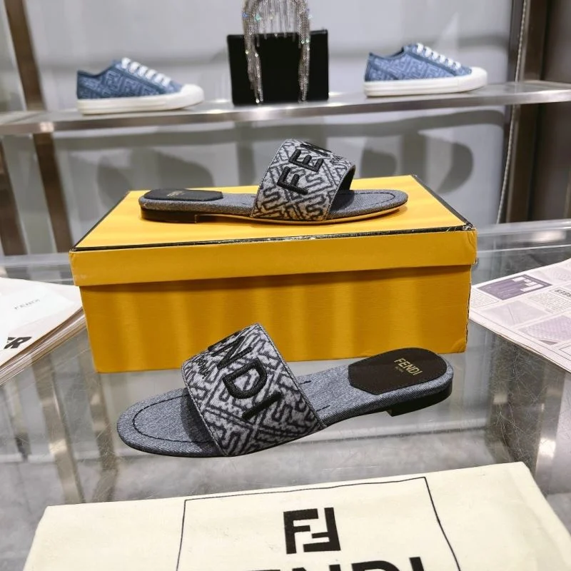 Fendi Slippers Refined 23370