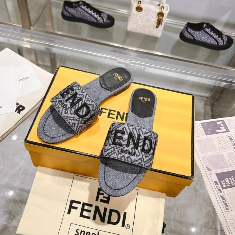 Fendi Slippers Refined 23370