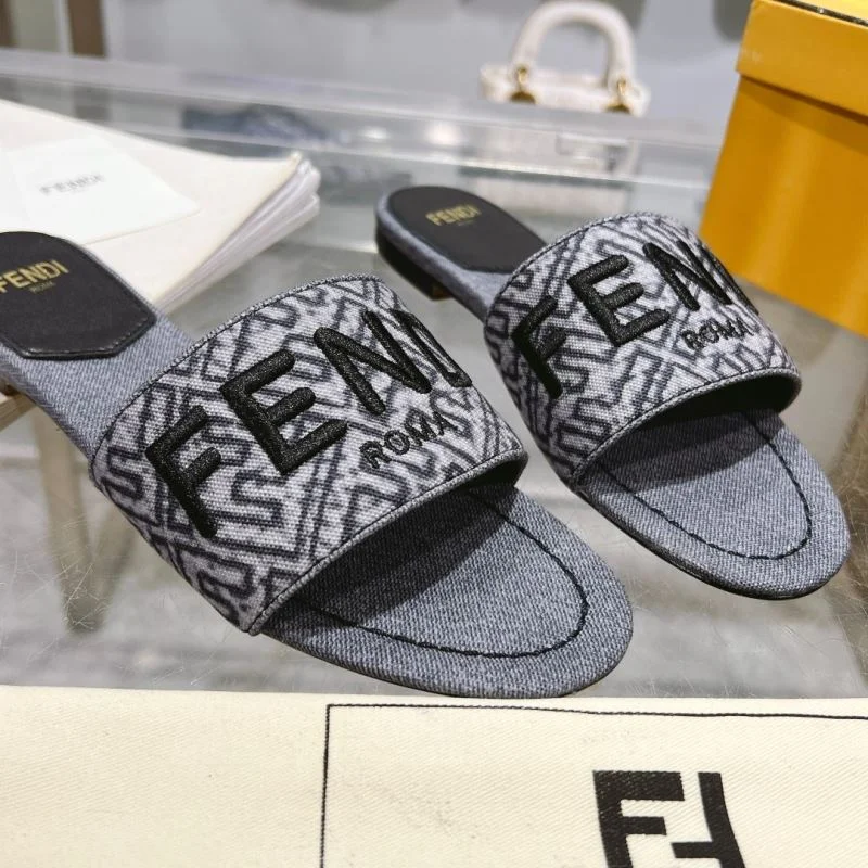 Fendi Slippers Refined 23370