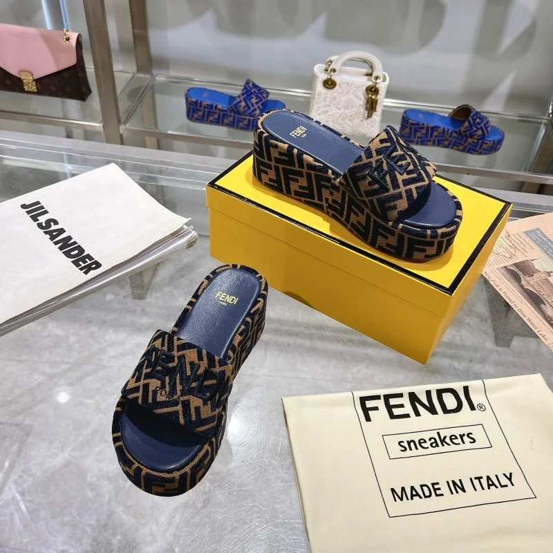 Fendi Slippers Effortless 23363