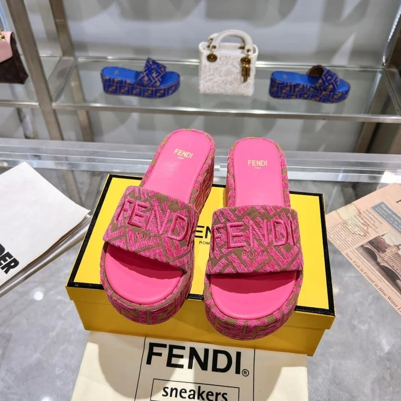Fendi Slippers Attractive 23386
