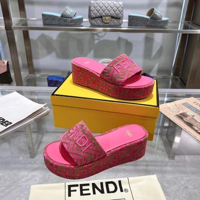 Fendi Slippers Attractive 23386