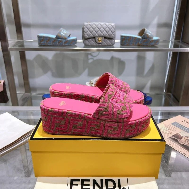 Fendi Slippers Attractive 23386