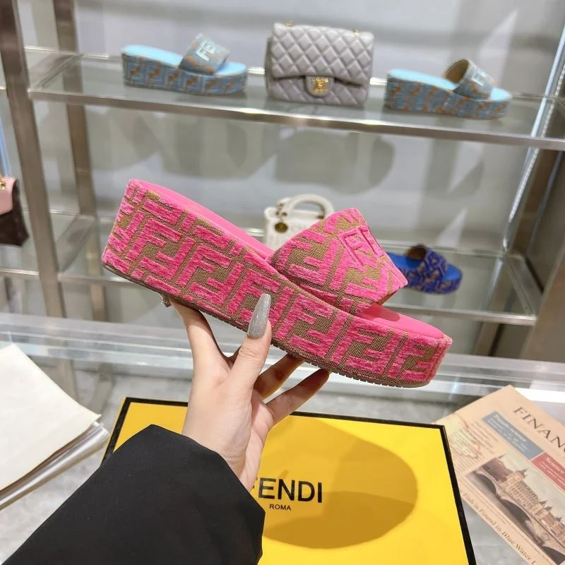 Fendi Slippers Attractive 23386