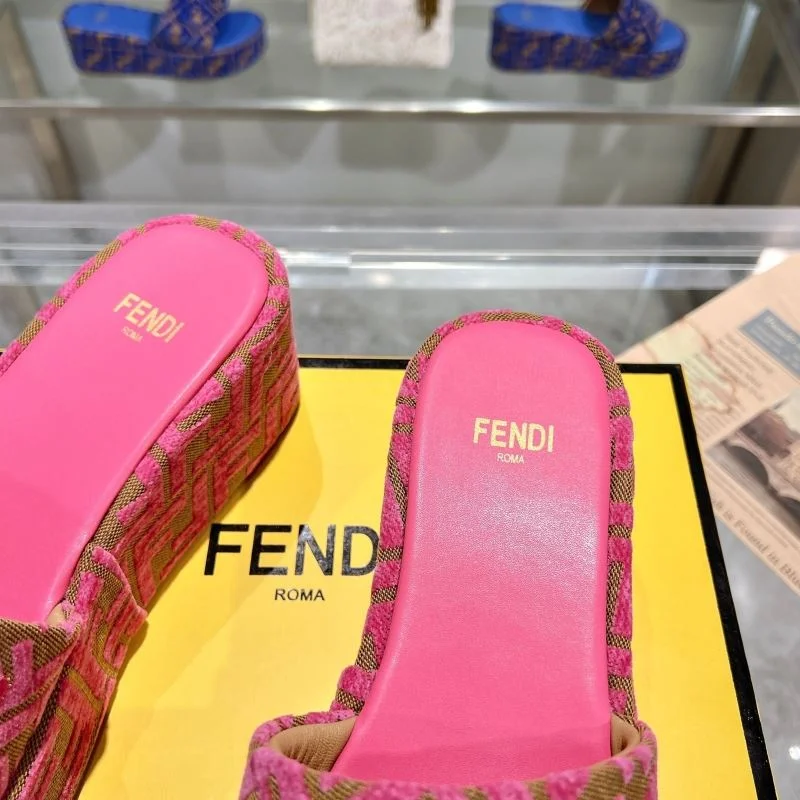 Fendi Slippers Attractive 23386