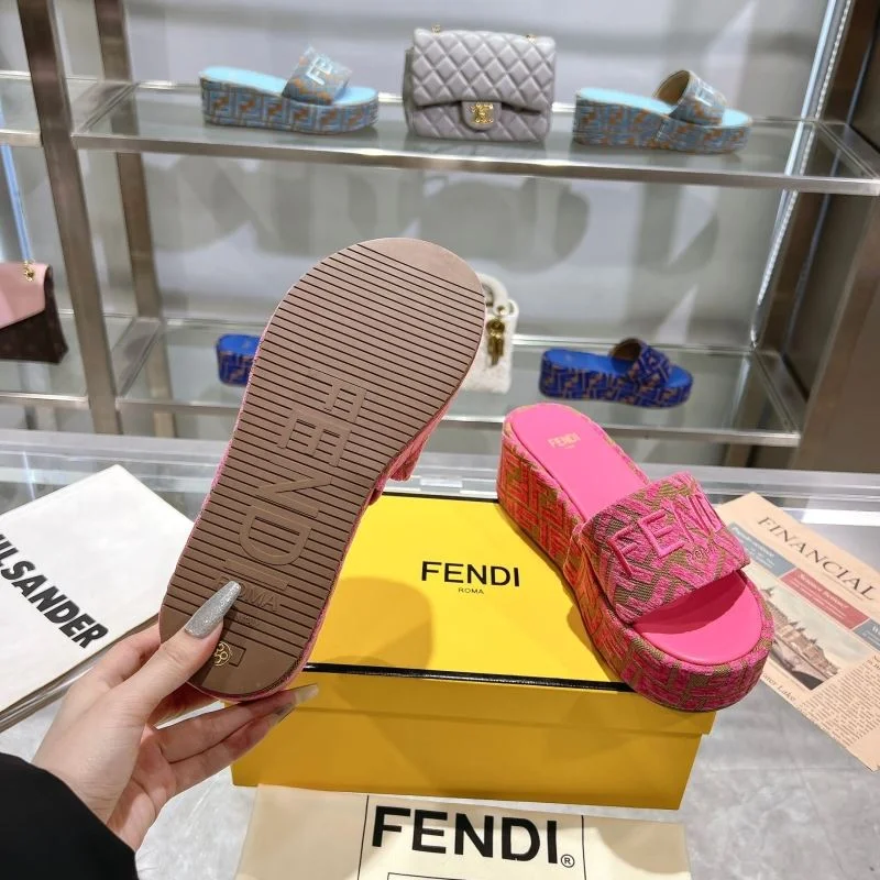 Fendi Slippers Attractive 23386