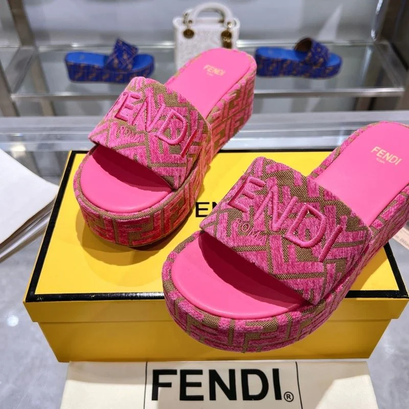 Fendi Slippers Attractive 23386