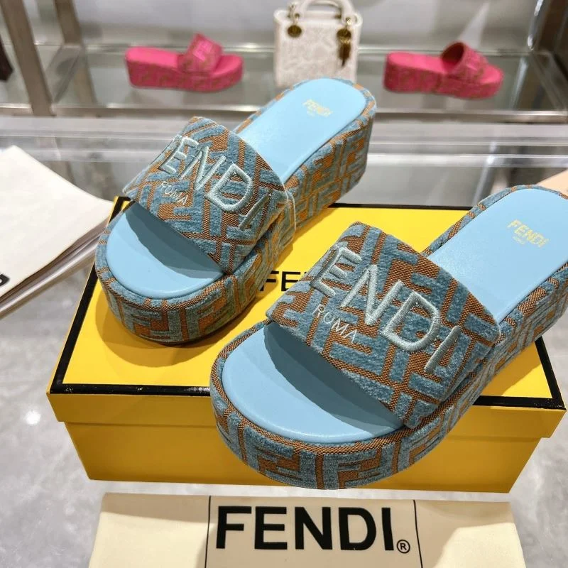 Timeless Fendi Slippers 23365