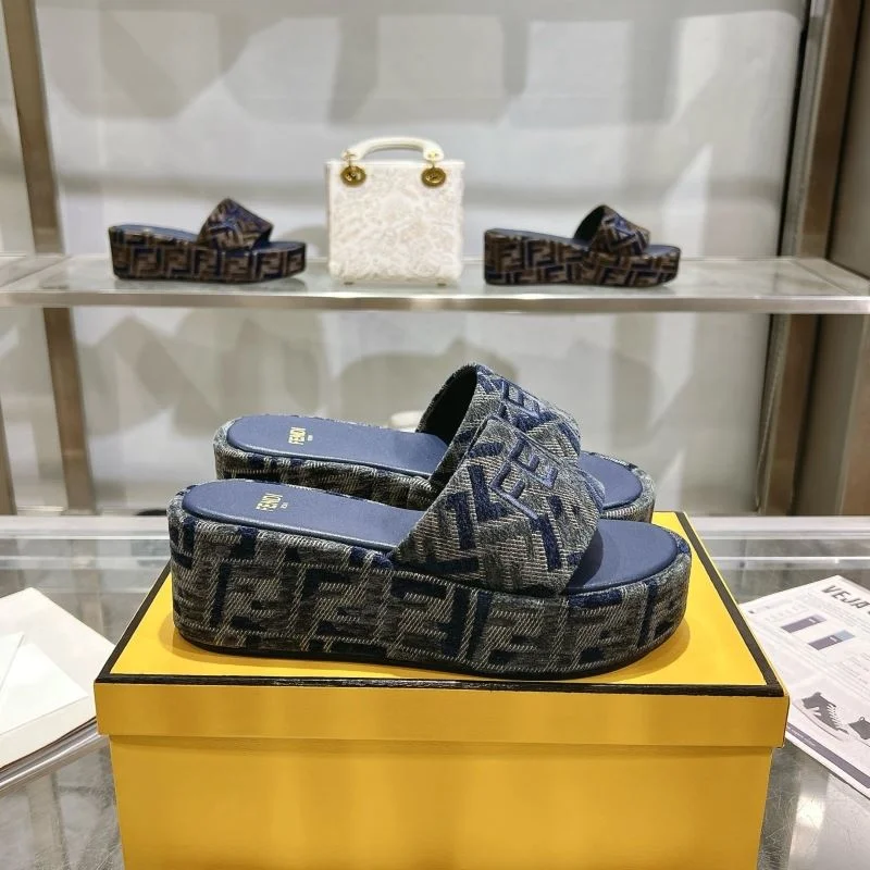 Fendi Slippers Comfortable 23359