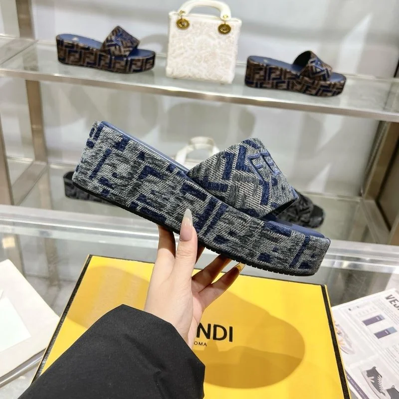 Fendi Slippers Comfortable 23359