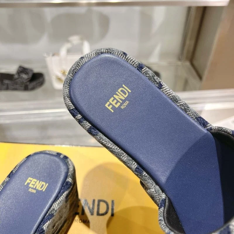 Fendi Slippers Comfortable 23359