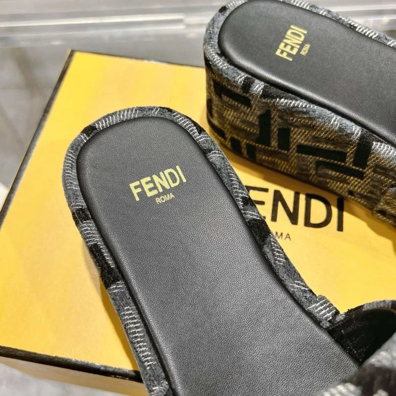 Fendi Slippers Thermal 23356