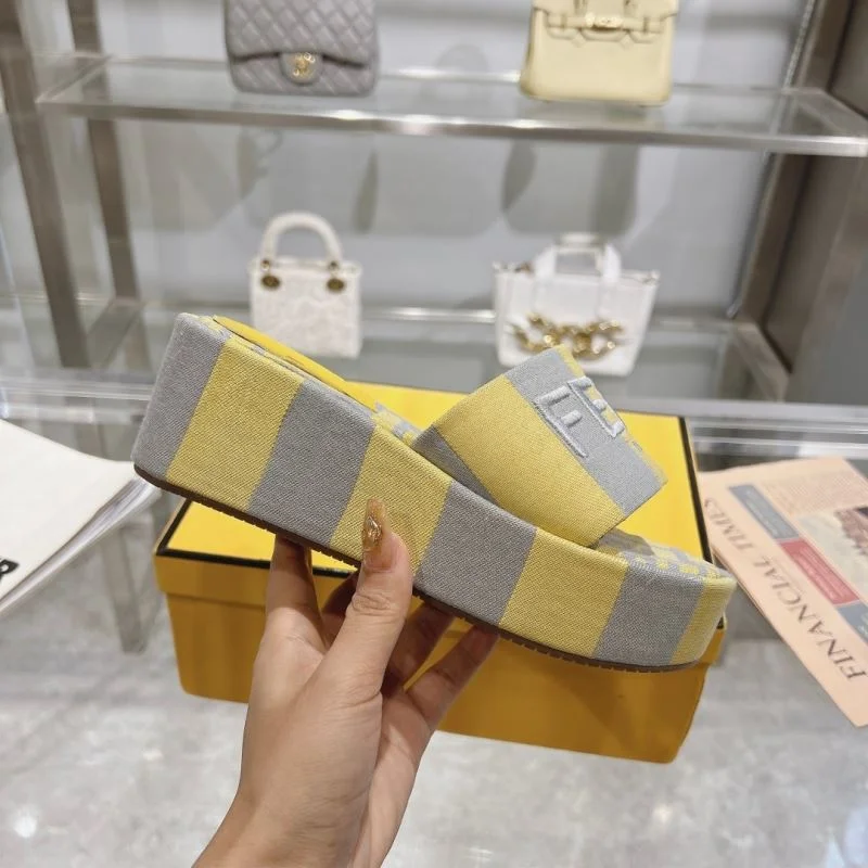 Fendi Slippers WaterResistant 23354
