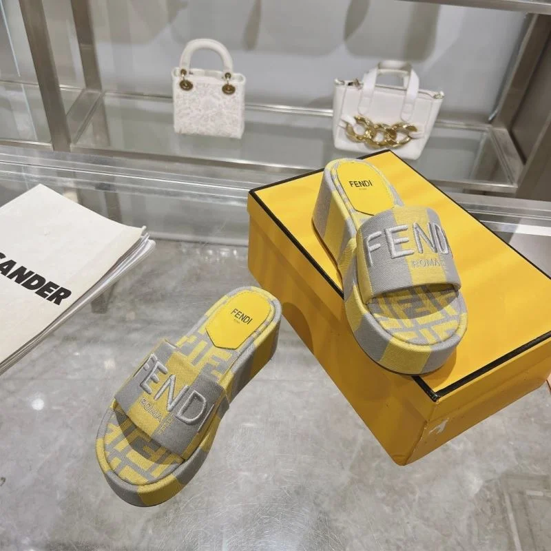 Fendi Slippers WaterResistant 23354