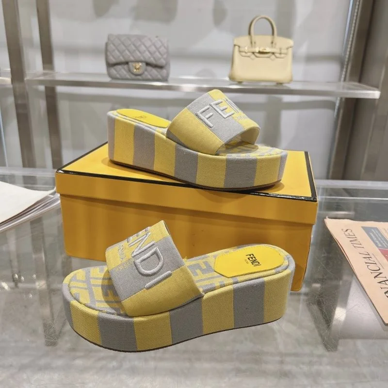 Fendi Slippers WaterResistant 23354