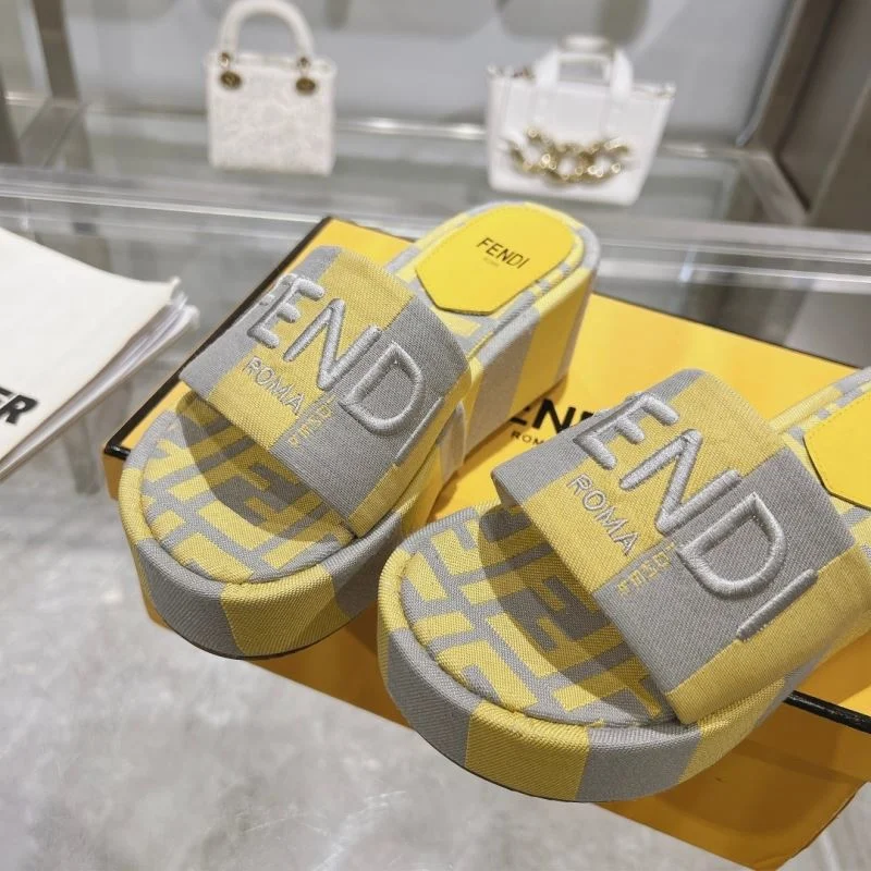 Fendi Slippers WaterResistant 23354