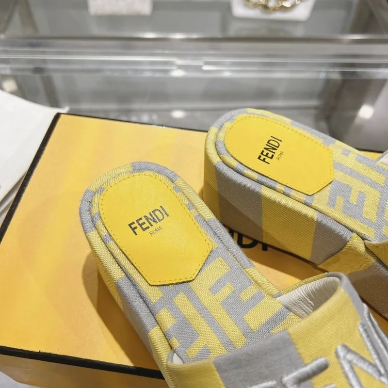 Fendi Slippers WaterResistant 23354