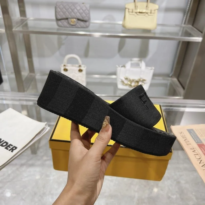 EyeCatching Fendi Slippers 23361