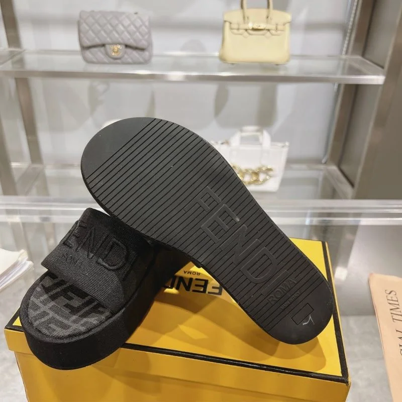 EyeCatching Fendi Slippers 23361