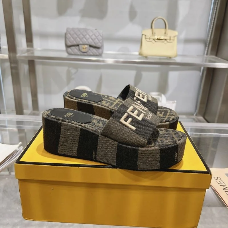 Snug Fendi Slippers 23358