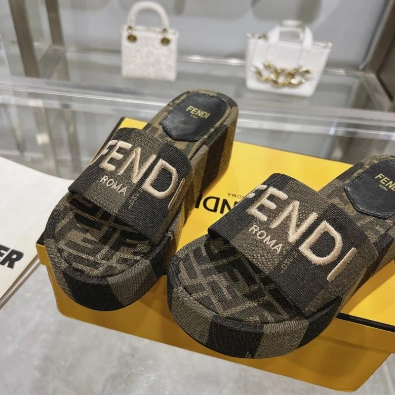 Snug Fendi Slippers 23358