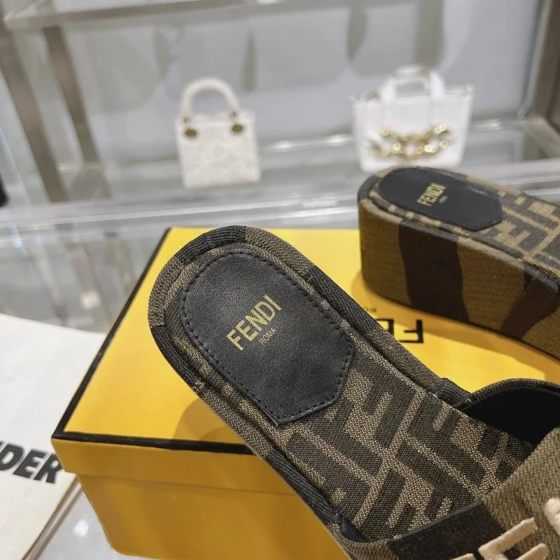 Snug Fendi Slippers 23358