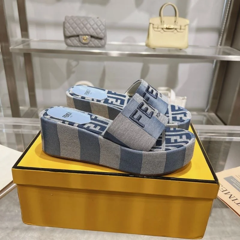 Sleek Fendi Slippers 23352