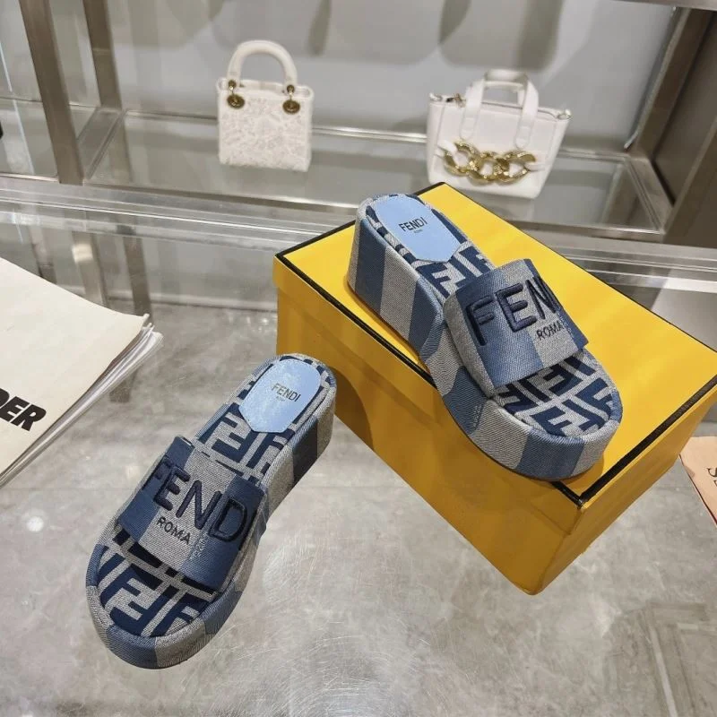 Sleek Fendi Slippers 23352
