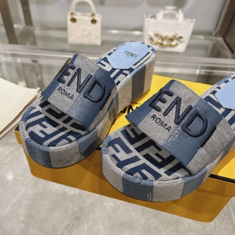 Sleek Fendi Slippers 23352