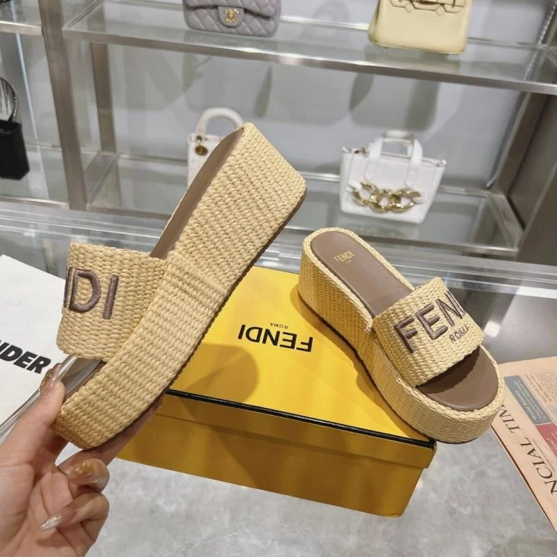 Fendi Slippers Supportive 23351