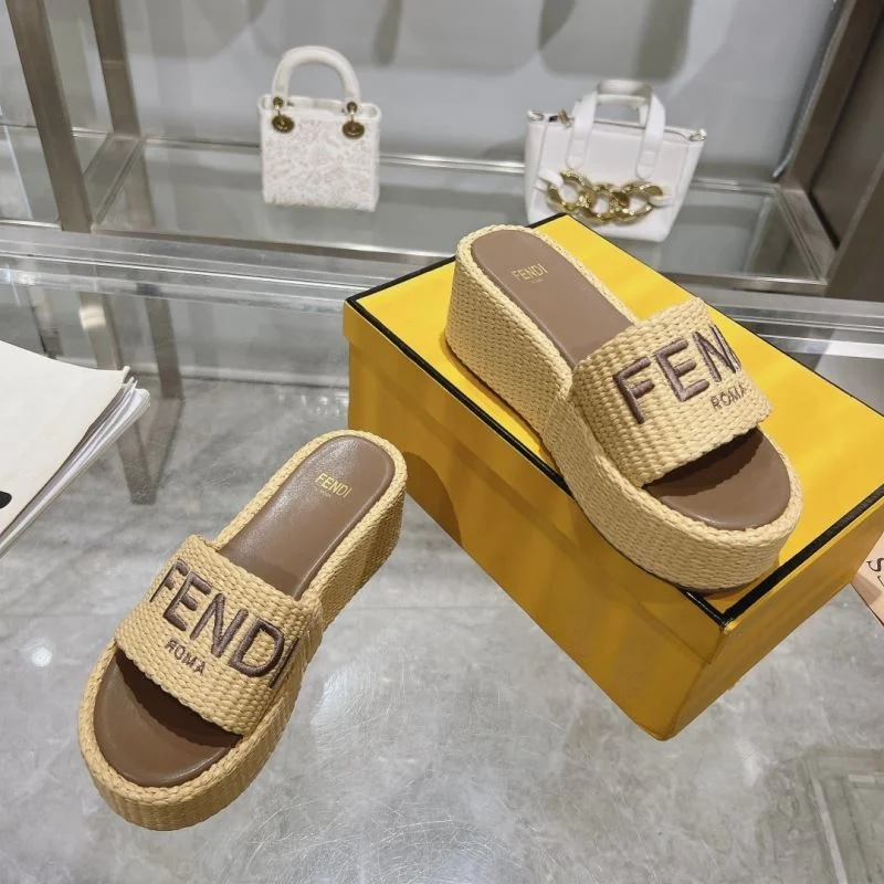 Fendi Slippers Supportive 23351