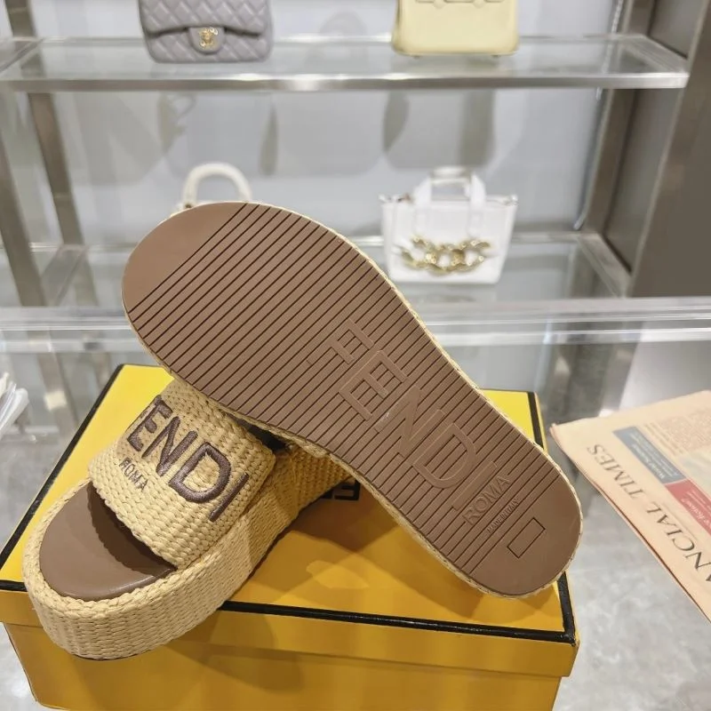 Fendi Slippers Supportive 23351