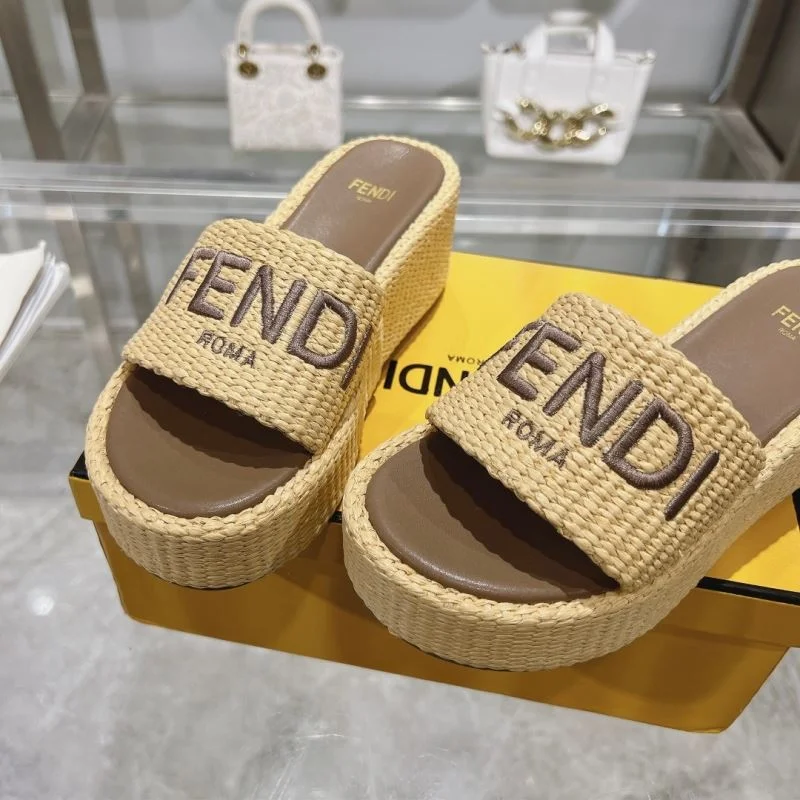 Fendi Slippers Supportive 23351