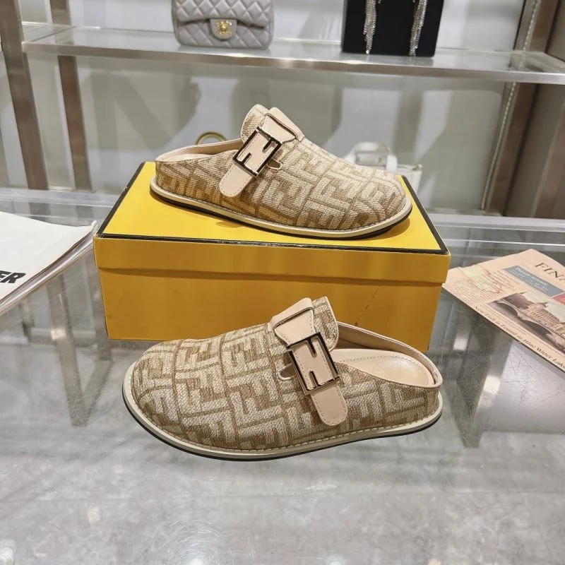 RelaxedFit Fendi Slippers 23342