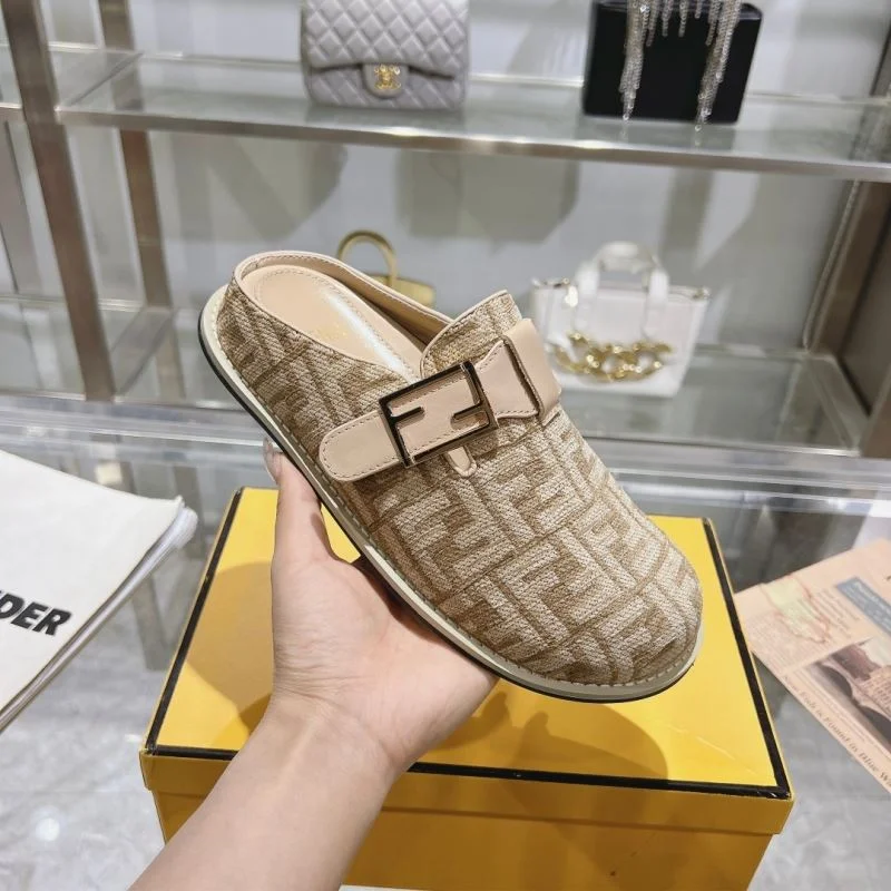 RelaxedFit Fendi Slippers 23342