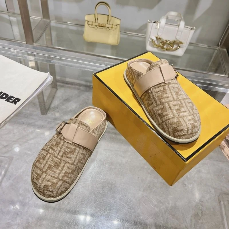 RelaxedFit Fendi Slippers 23342