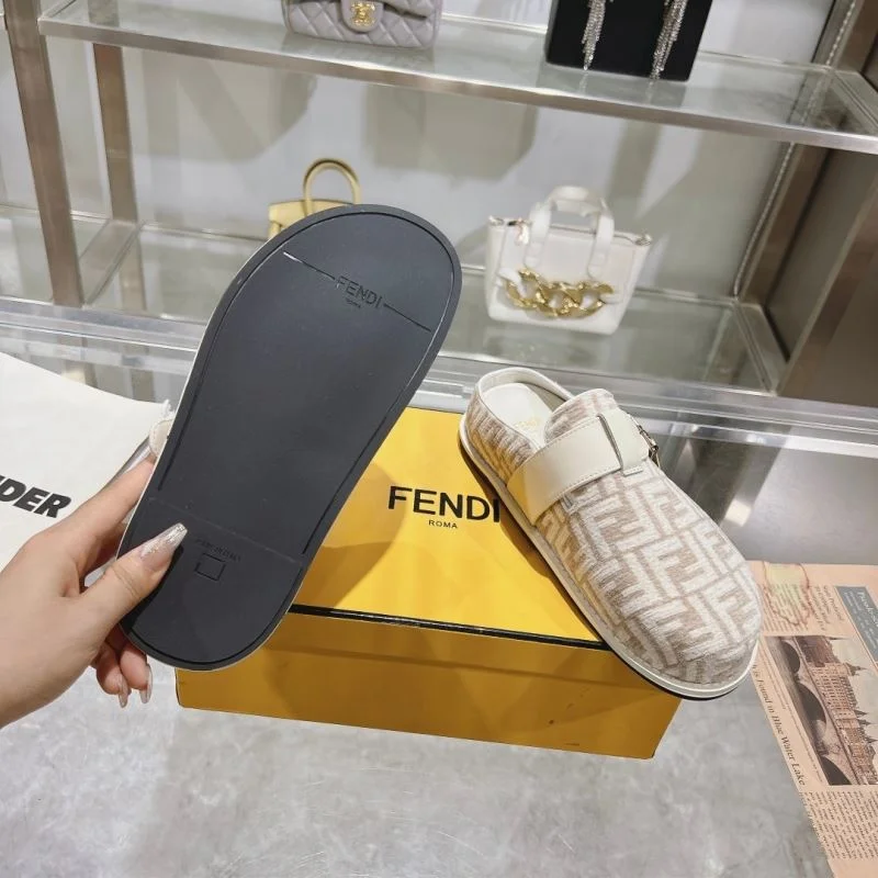 MoistureWicking Fendi Slippers 23341