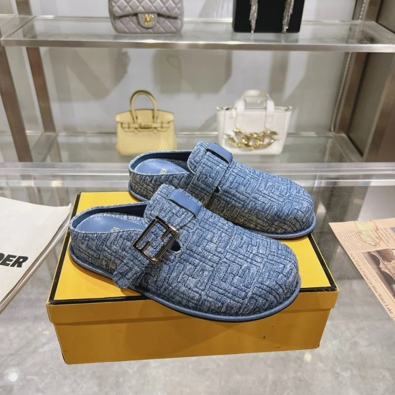 Casual Fendi Slippers 23350