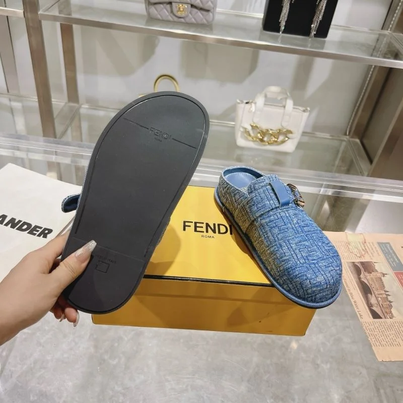 Casual Fendi Slippers 23350