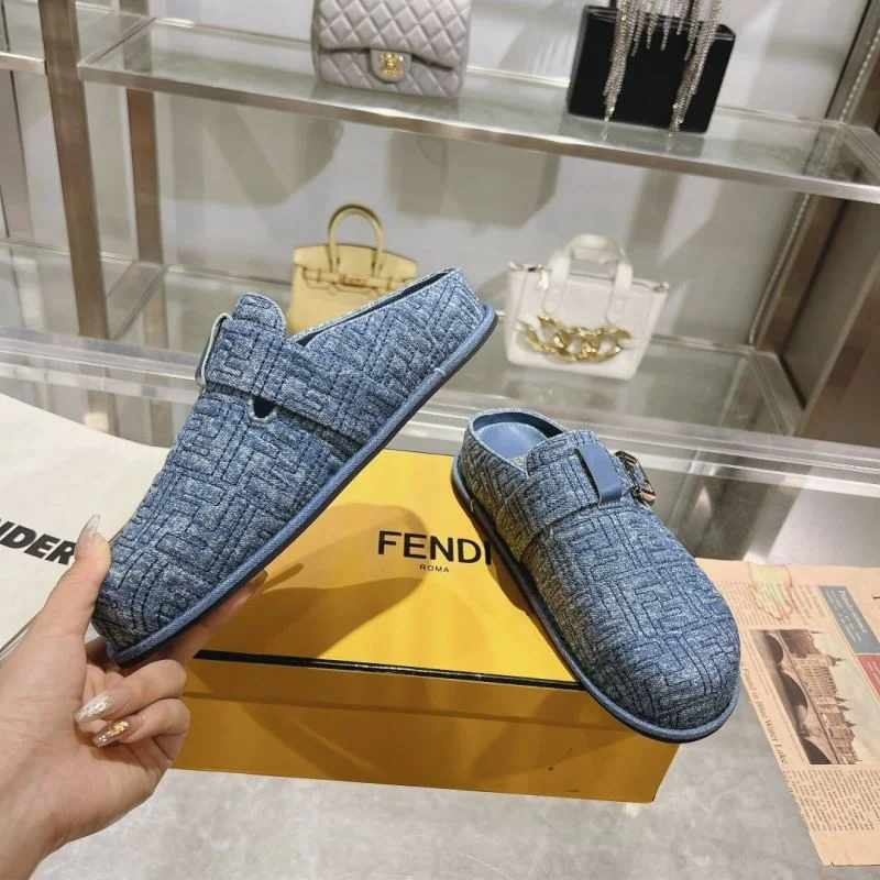 Casual Fendi Slippers 23350